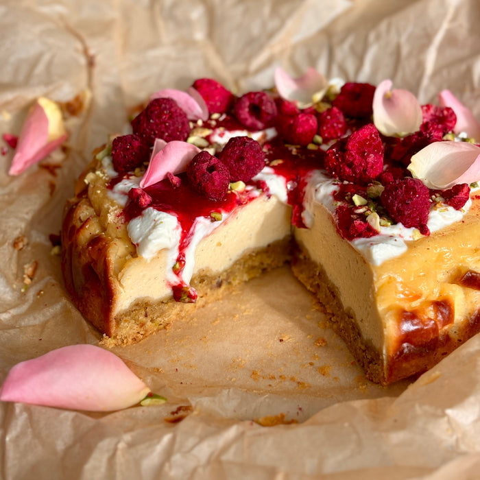 Himbeer-Cheesecake mit Pistazienboden
