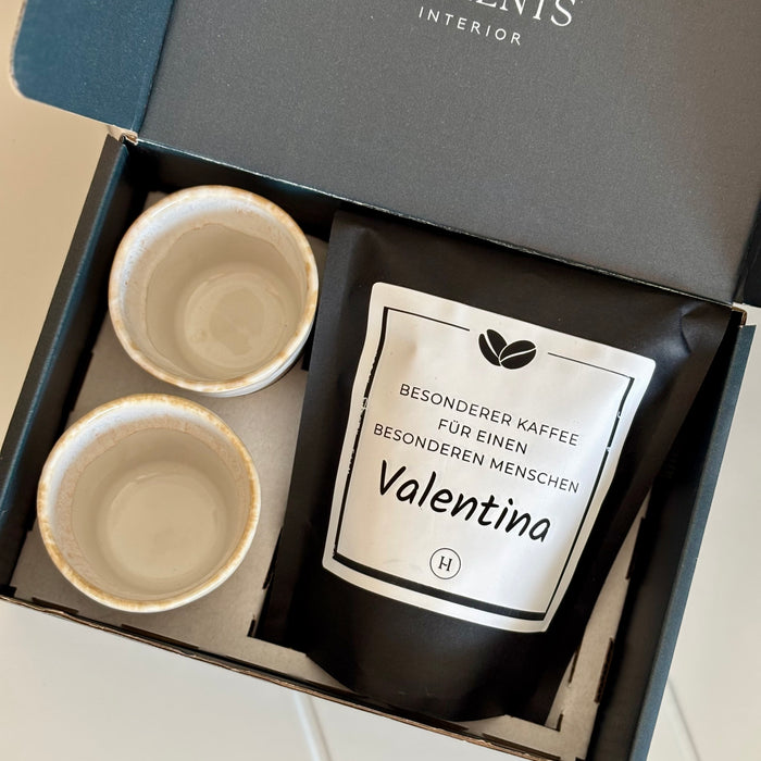 Personalisierte Geschenkbox: Espressobecher HUNTER GREEN & Kaffeebohnen