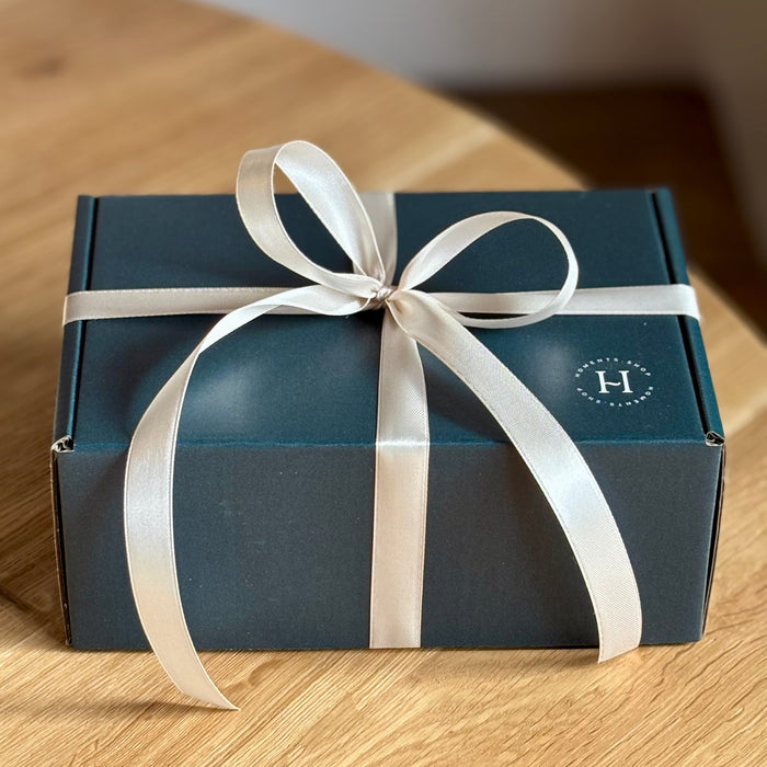 Personalisierte Geschenkbox: Espressobecher HUNTER GREEN & Kaffeebohnen