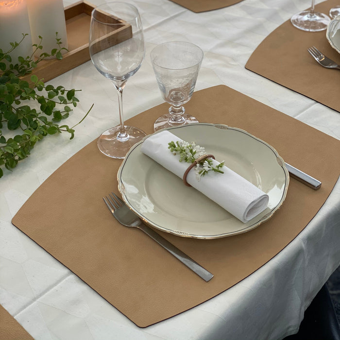 Tischset aus recyceltem Leder - Oval - Farbvarianten verfügbar